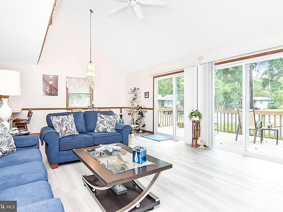 5th image of 33208 Woodland Way