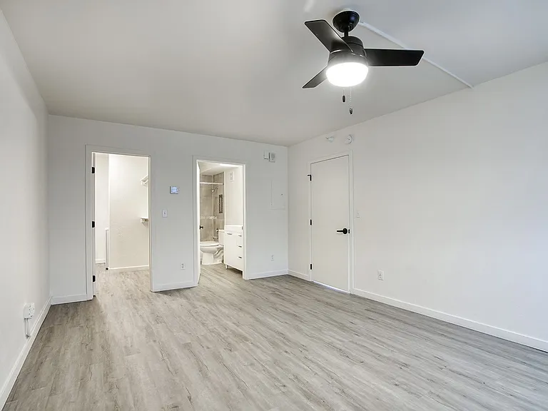 Presidio Palms Apartments — Photo 46