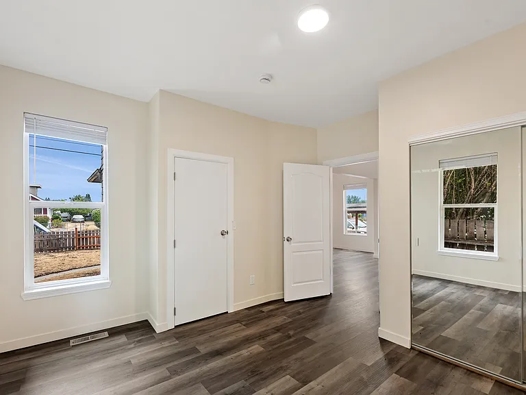 6218 S Warner St — Photo 12