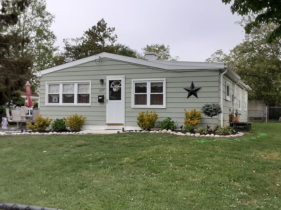 2nd image of 227 Ruth Ave