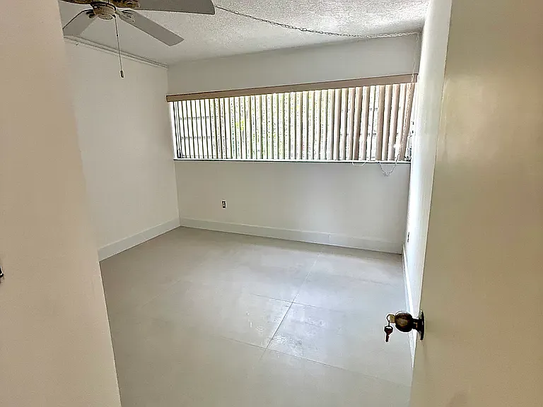 3 bed, 1400 sqft, $3,400 — Photo 4