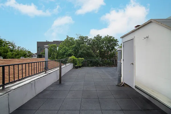 Sold by Compass | media 4