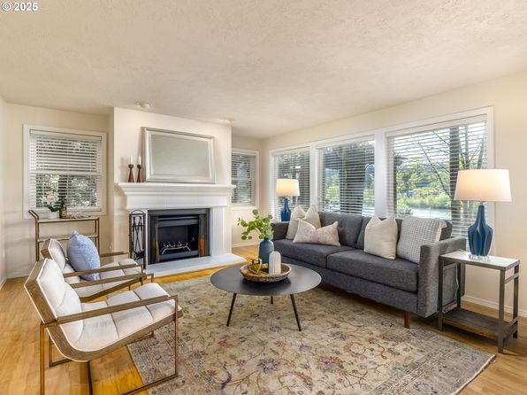 18452 SE Willamette Dr, Milwaukie, OR 97267