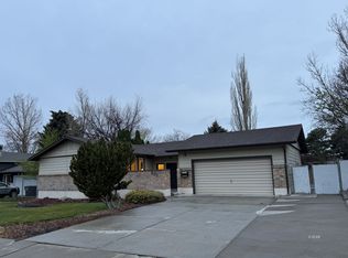 853 Hillside Dr, Elko, NV 89801