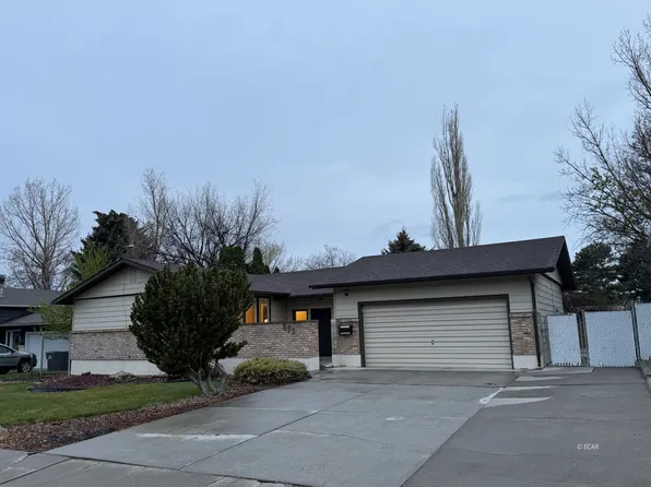 853 Hillside Dr, Elko, NV 89801