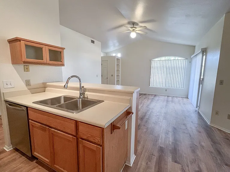 563 Sawmill Cv #C — Photo 3