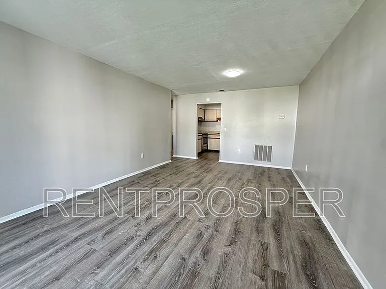 4151 S Semoran Blvd #11 — Photo 4