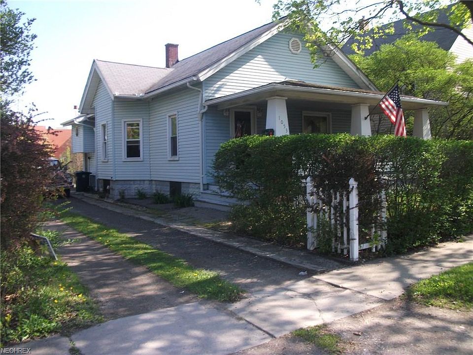 1st image of 1053 Woodland St NE