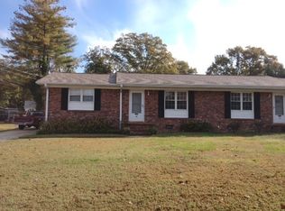2B Dickens Ln, Taylors, SC 29687