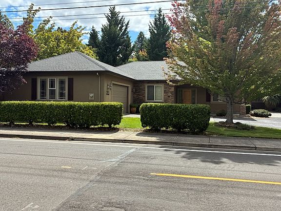3rd image of 2744 Lone Pine Rd