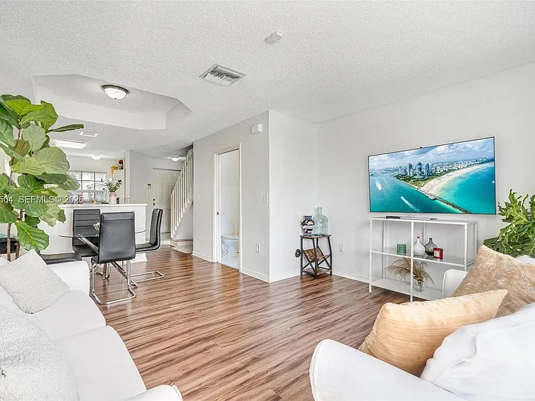 14207 SW 121st Pl — Photo 6