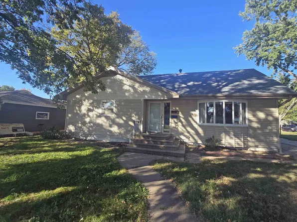 2212 13th Ave, Kearney, NE 68845