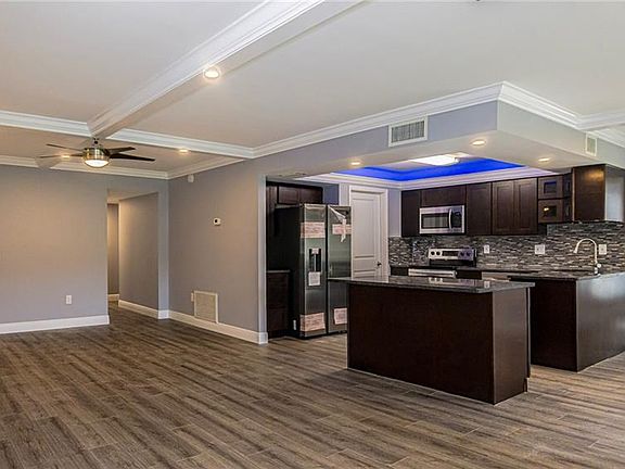 5th image of 225 Country Club Dr APT D233