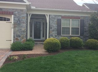 210 Savannah Dr, Gettysburg, PA 17325