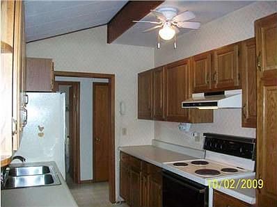 4th image of 230 Iona Dr