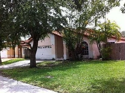 3rd image of 19704 NW 83rd Pl