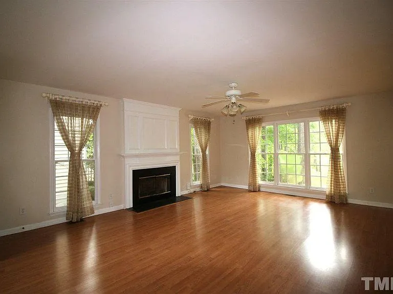 209 Ashley Brook Ct — Photo 3