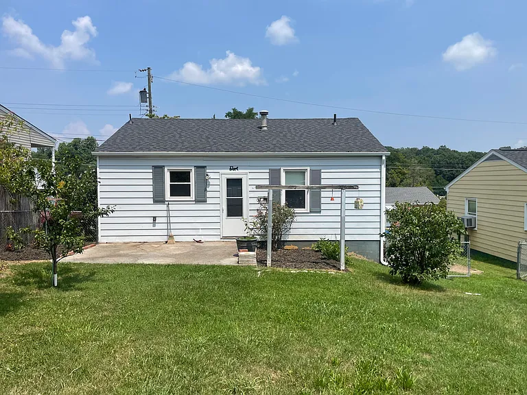 2608 Hanover St — Photo 4