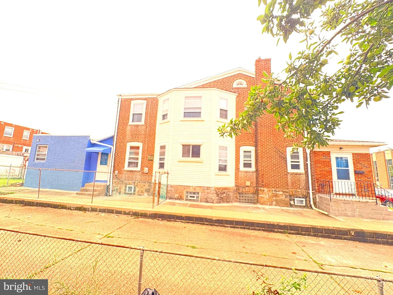 4 bed, 1938 sqft, $2,400 — Photo 2