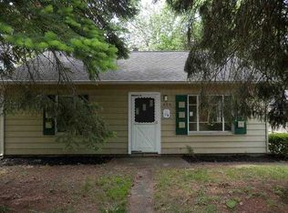 496 Magnolia Dr, Cuyahoga Falls, OH 44221