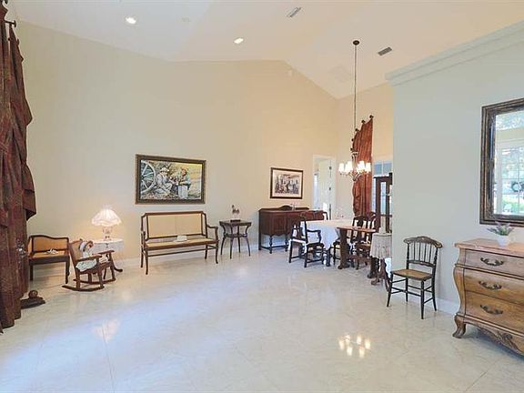 4th image of 30924 Fairvista Dr
