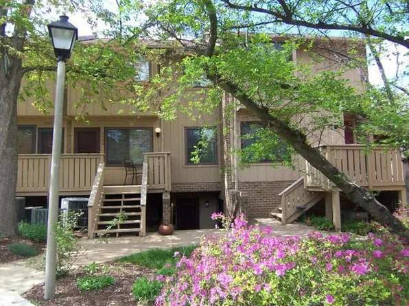 2438 Glengyle Dr, Vienna, VA 22181