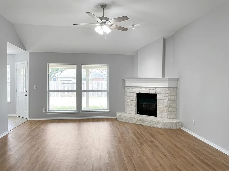 2704 Butler National Dr — Photo 10