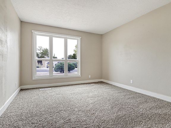 4th image of 6801 Baker Ave NE