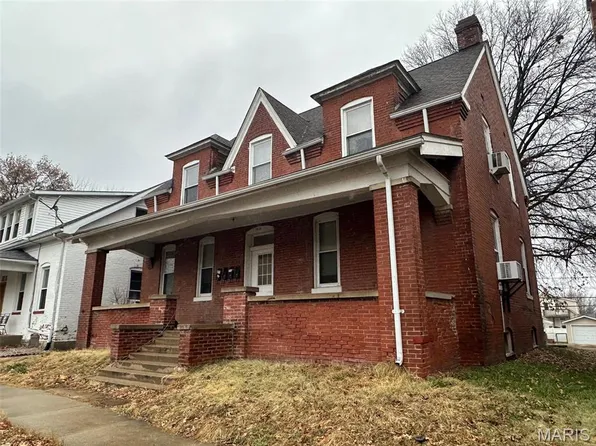 1411 9th St, Highland, IL 62249