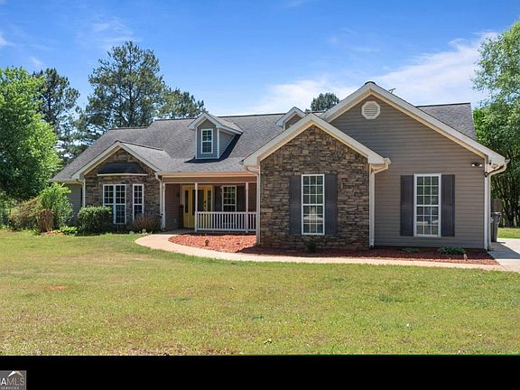 3rd image of 80 Creekside Rd