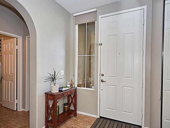 4th image of 15216 Riverview Ln
