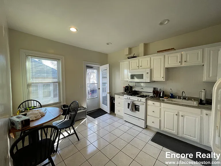 56 Hobson St #2 — Photo 16