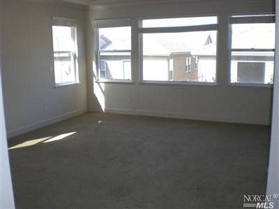 5th image of 9440 Berkshire Ln