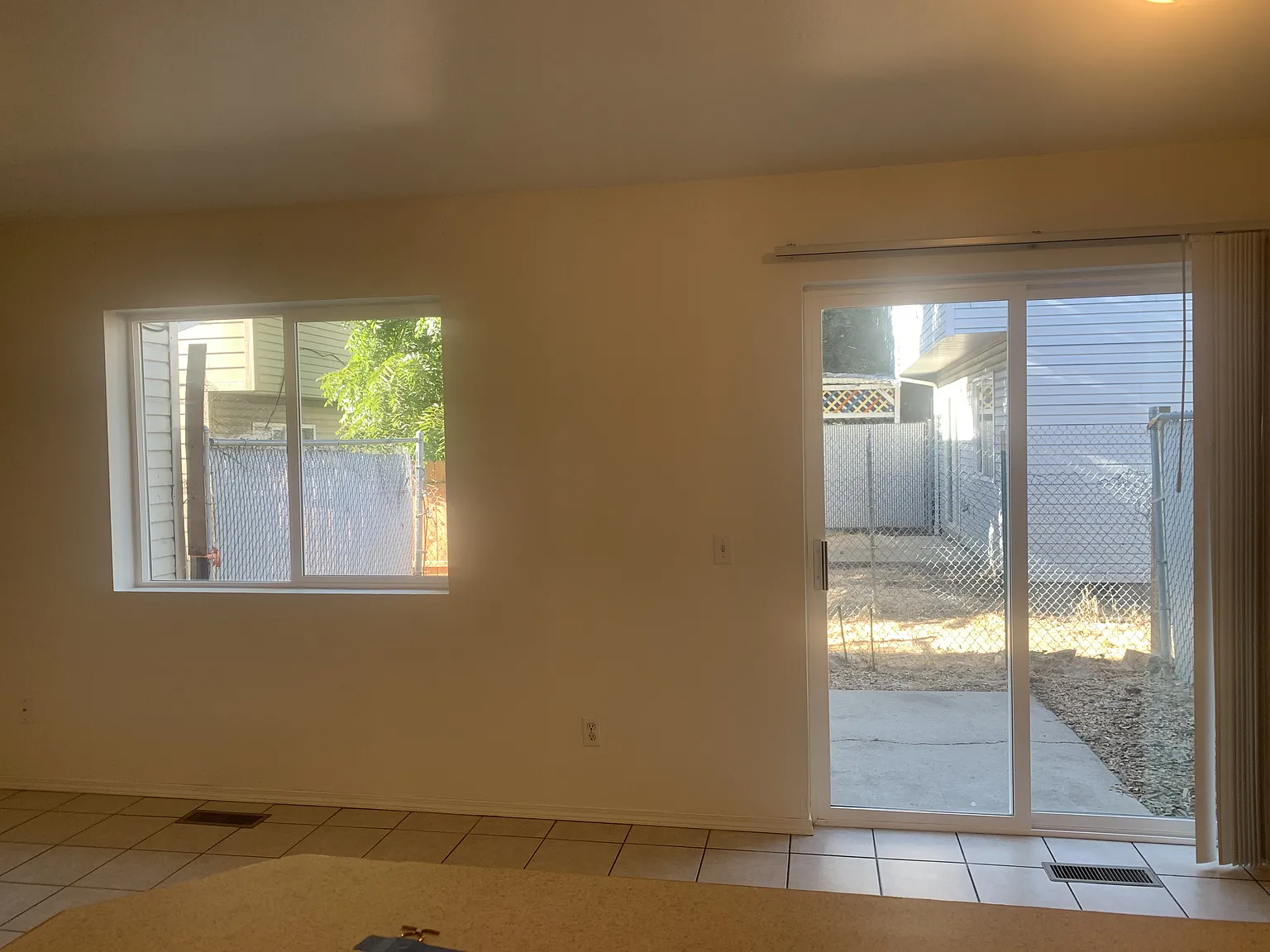 3 bed, 2.5 bath, 1260 sqft, $1,900 — Photo 1