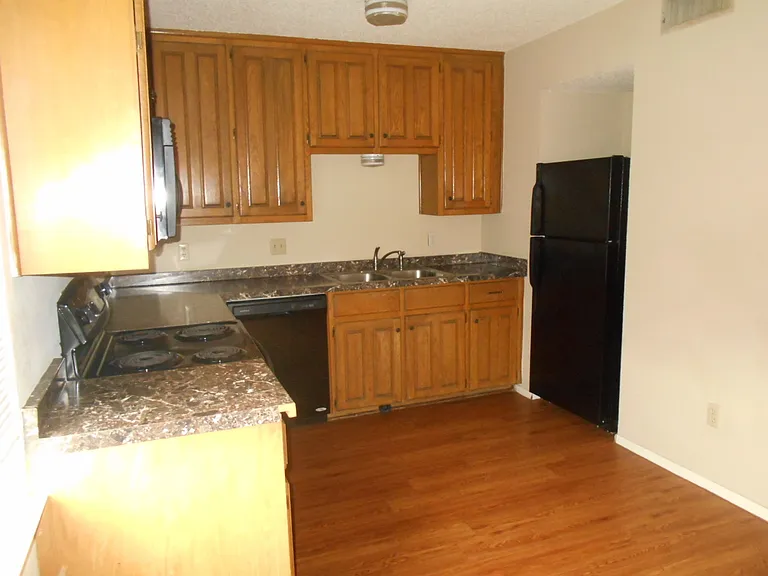 1226 Baylor Ave #114 — Photo 2