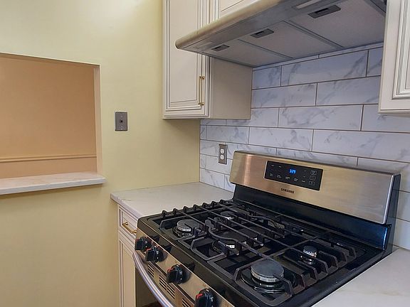 3rd image of 871 Juniper Way #871