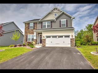 8482 McNamara Dr, Clay, NY 13041