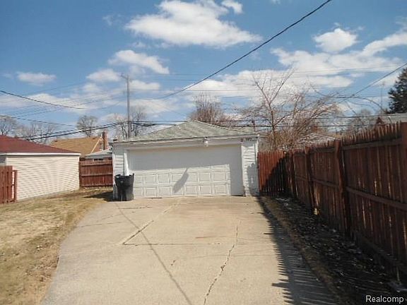 3rd image of 19972 Marlowe St