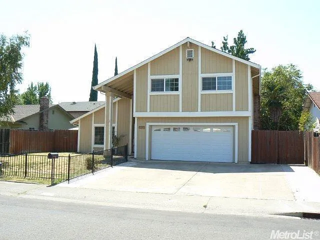 6924 Cobblestone Way photo 1
