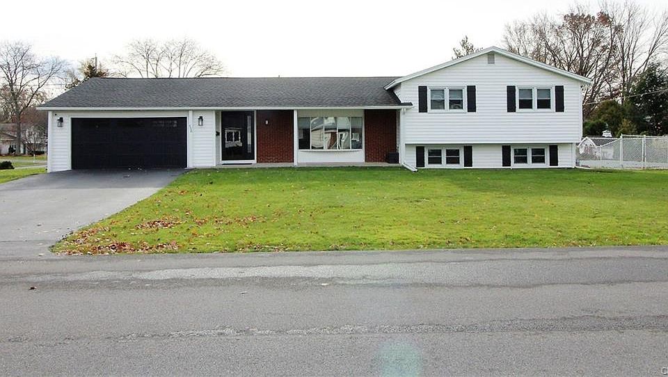 1st image of 458 Jewell Dr