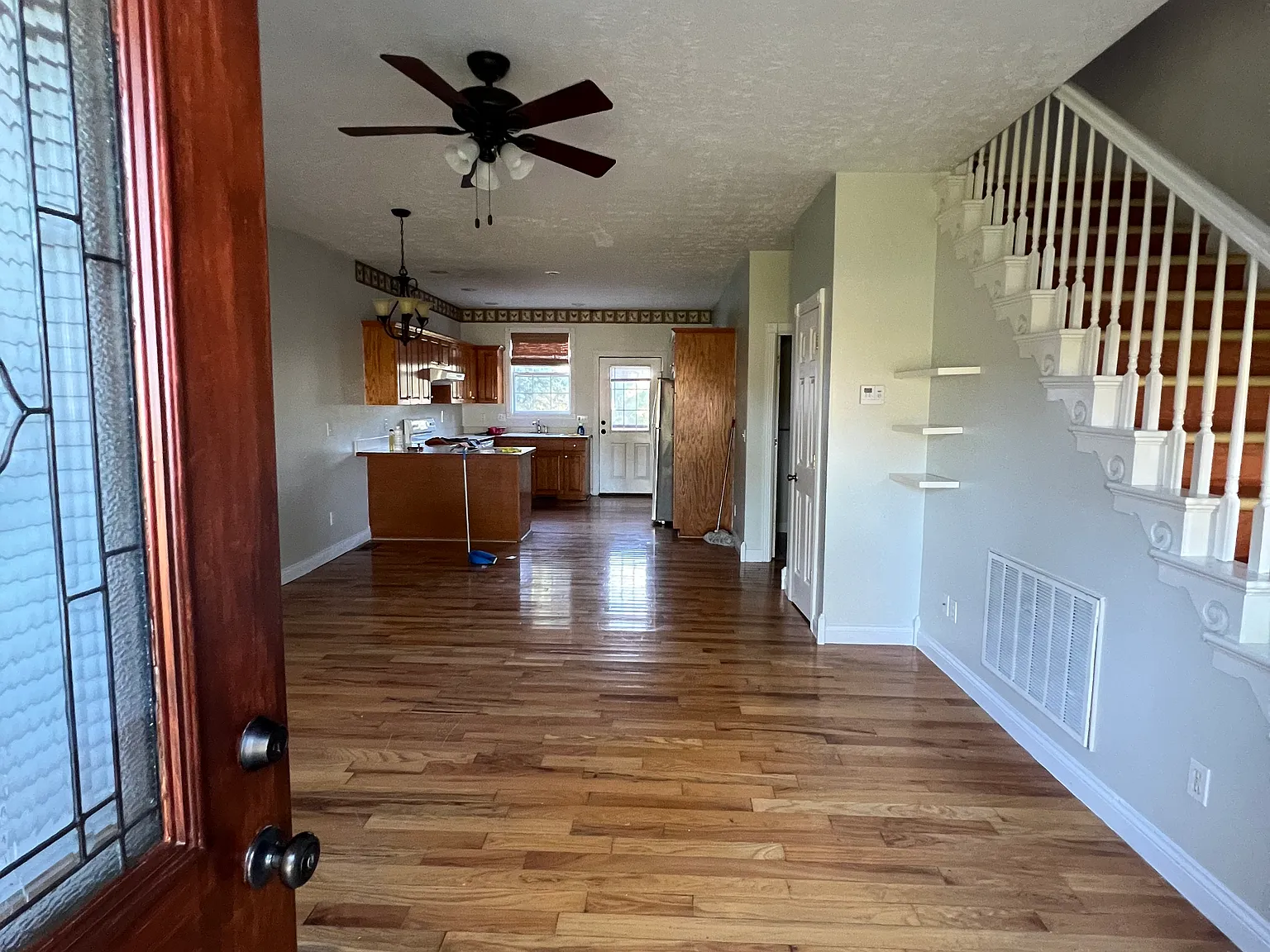 4 bed, 2.5 bath, $1,200 — Photo 2