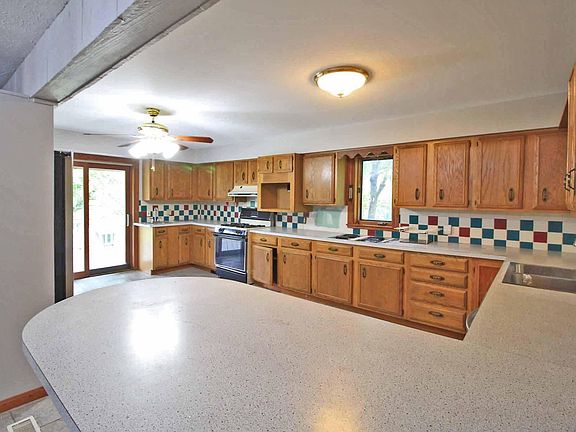 3rd image of 1019 Cooper Ln