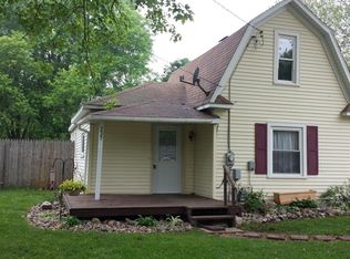 237 River Rd NW, Sparta, MI 49345