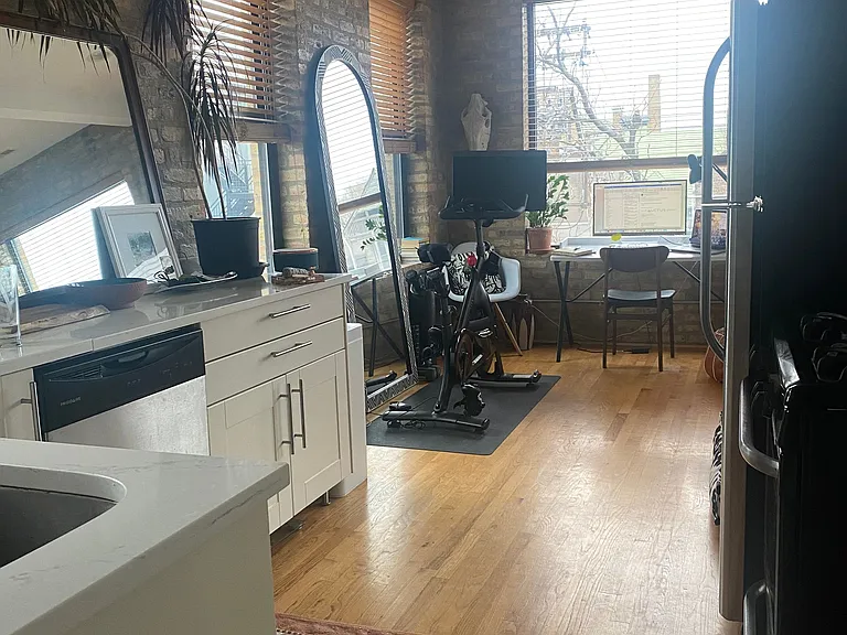 1351 N Greenview Ave #3R — Photo 4
