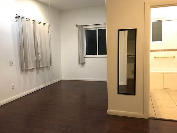 3rd image of 4956 Loma Ave