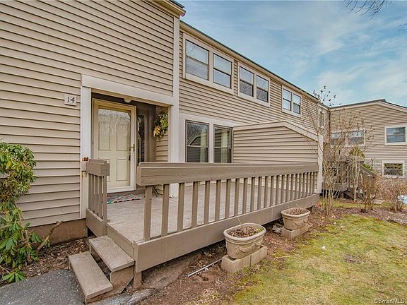 2nd image of 14 Beecher Ln Unit 14