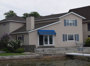 8111 E Rosella St, Syracuse, IN 46567