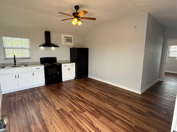 3rd image of 1007 Fox Ln