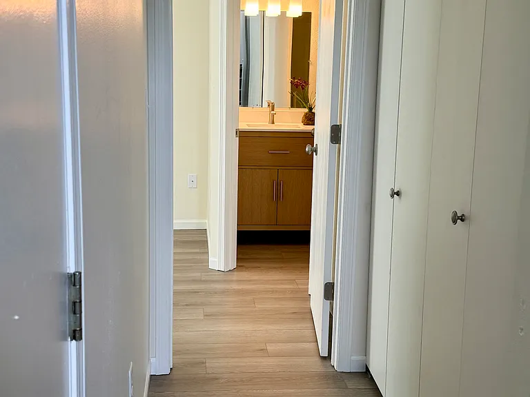 680 Emily St — Photo 13