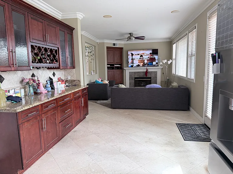 2801 Hazel Pl — Photo 8